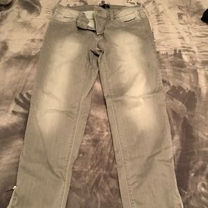White House Black Market Grey Size 6 Jeans